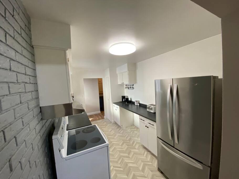 Kingston Comfort Hub Экстерьер фото